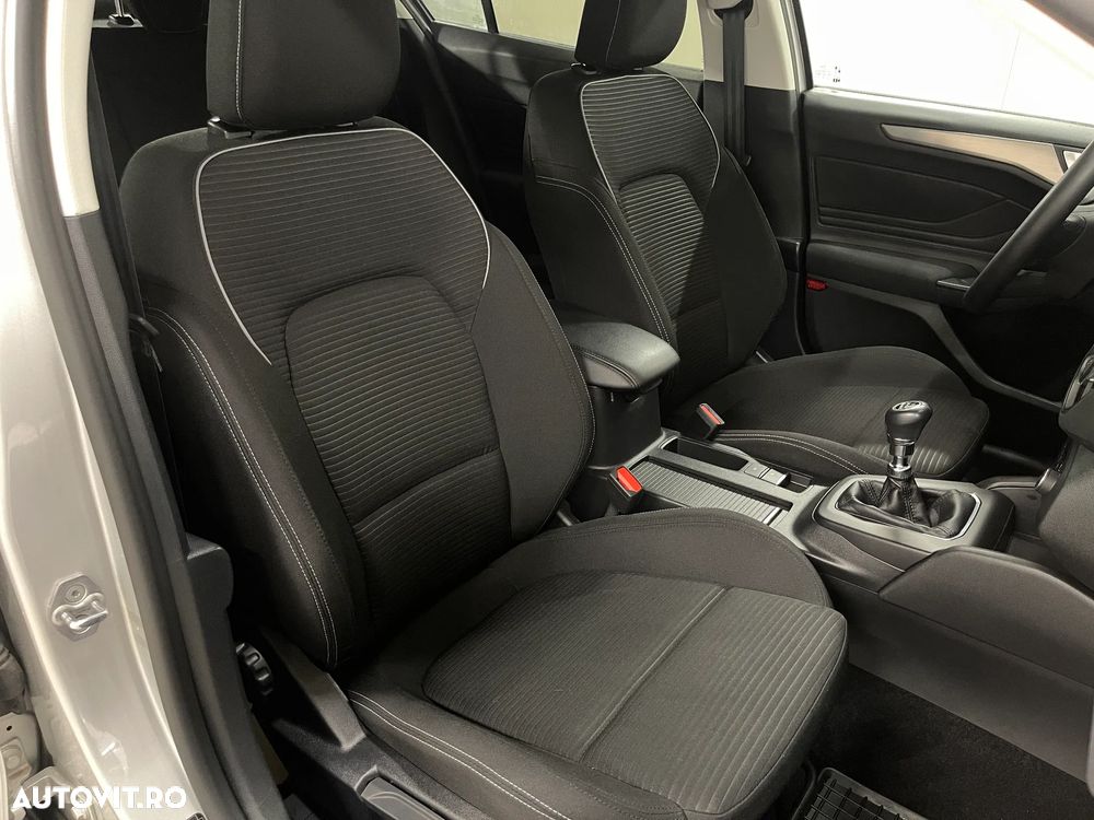 Ford Focus 1.0 EcoBoost Titanium - 10