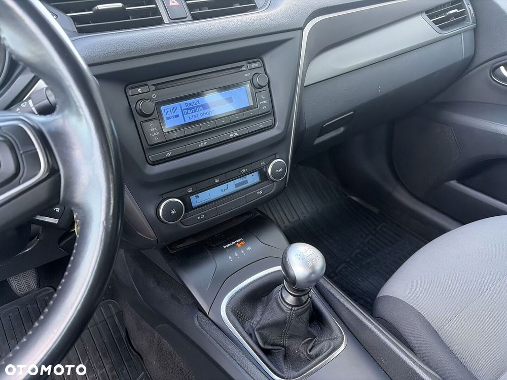 Toyota Avensis 1.8 Active - 23