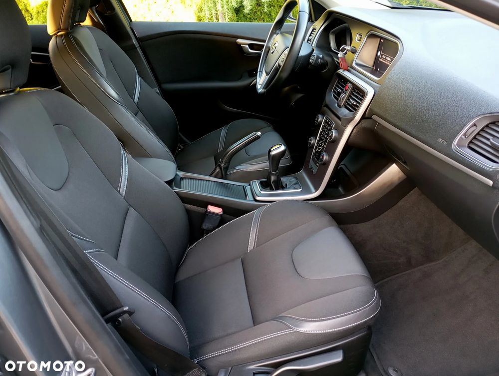 Volvo V40 D2 Drive-E Momentum - 15