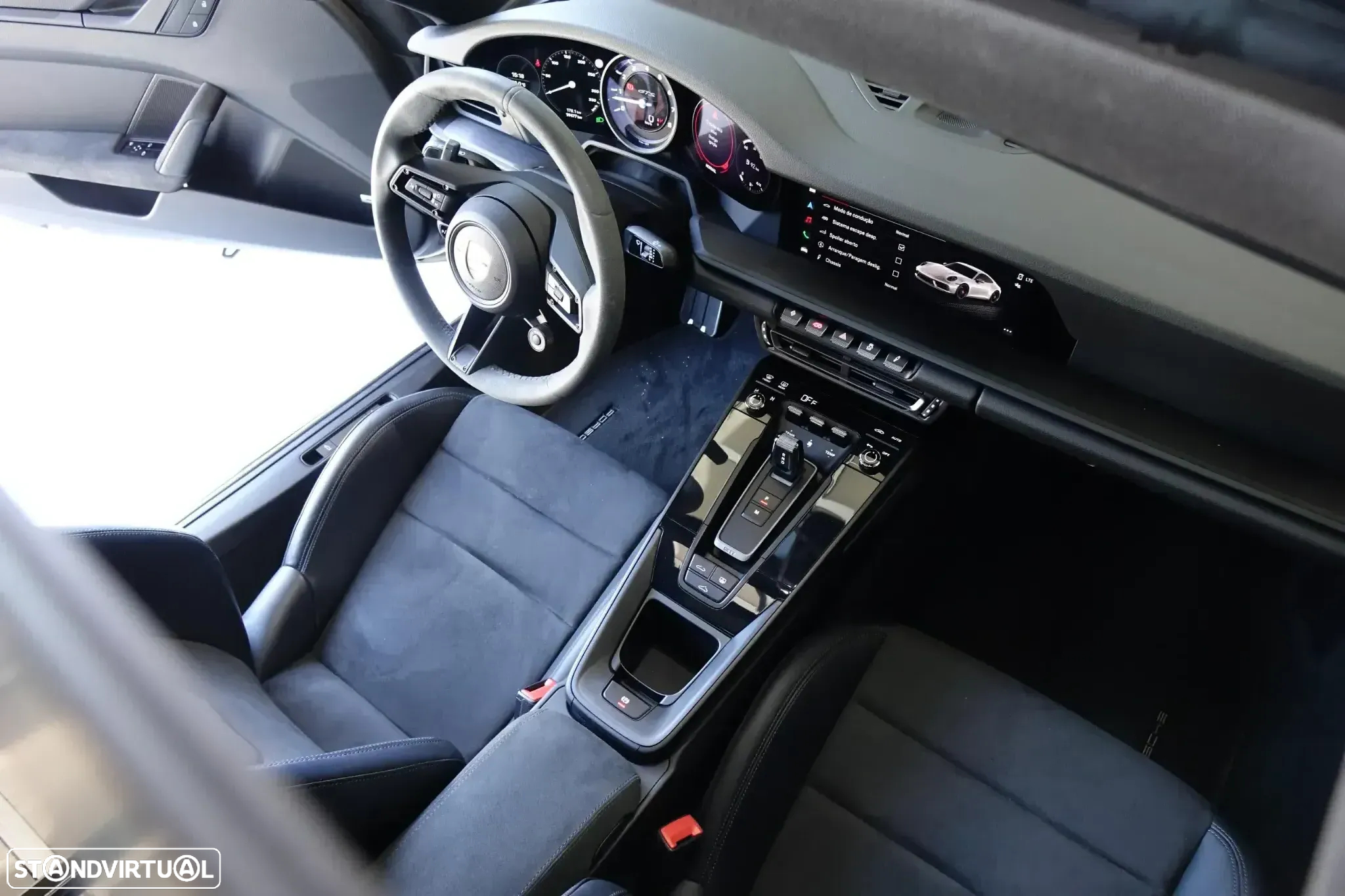 Porsche 911 (992) Carrera 4 GTS PDK - 17