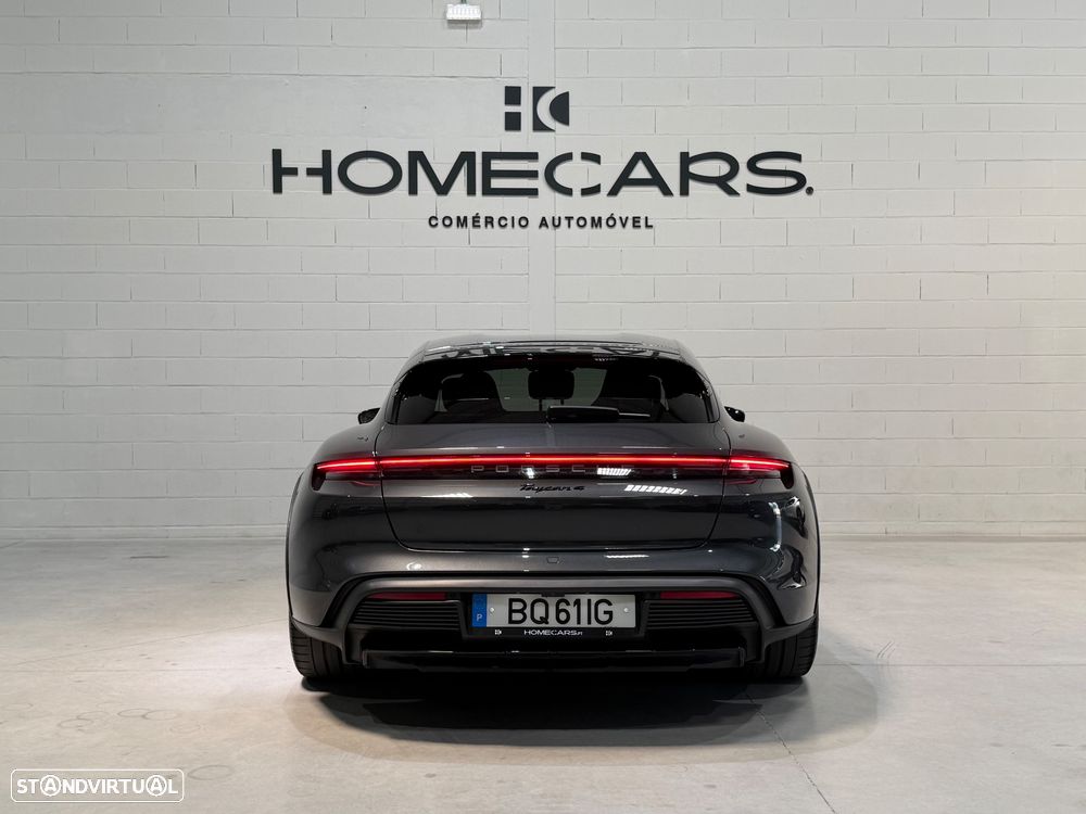 Porsche Taycan Cross Turismo 4 - 16