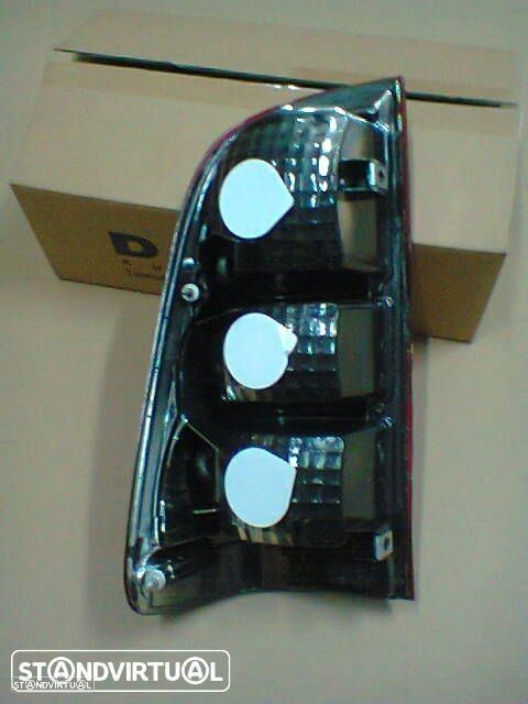 Farolim trás Toyota Hilux Kun15 Kun25 2005-2011 (novos) - 4