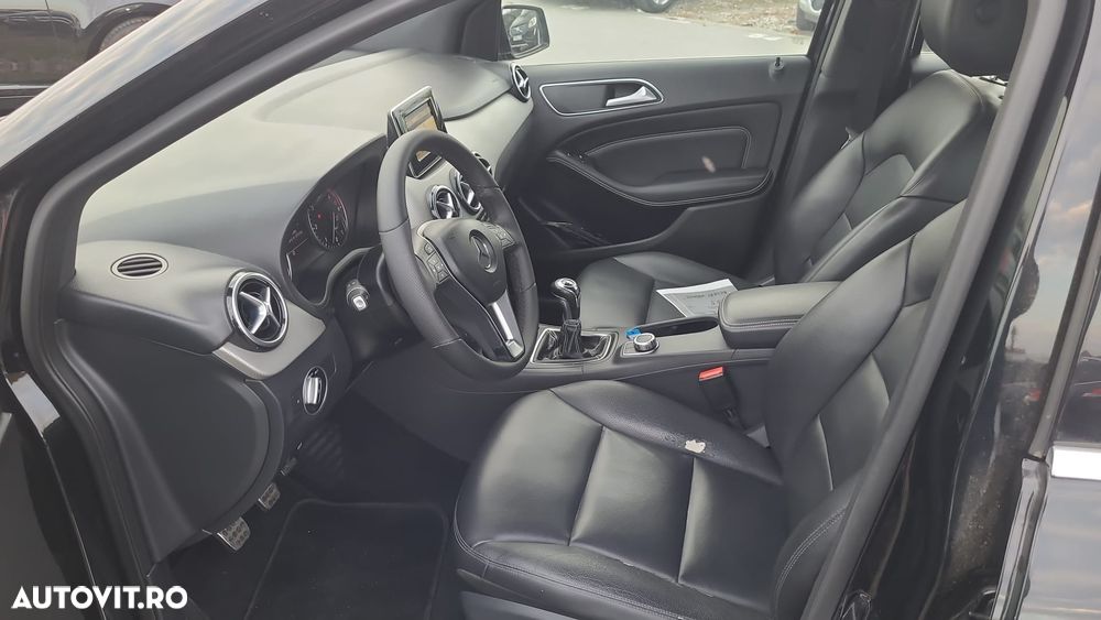 Mercedes-Benz B 180 - 6