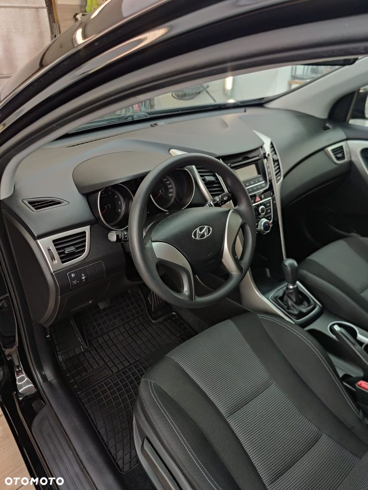 Hyundai i30 blue 1.4 Classic - 40