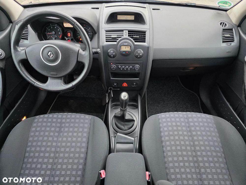 Renault Megane 1.6 Dynamique - 10