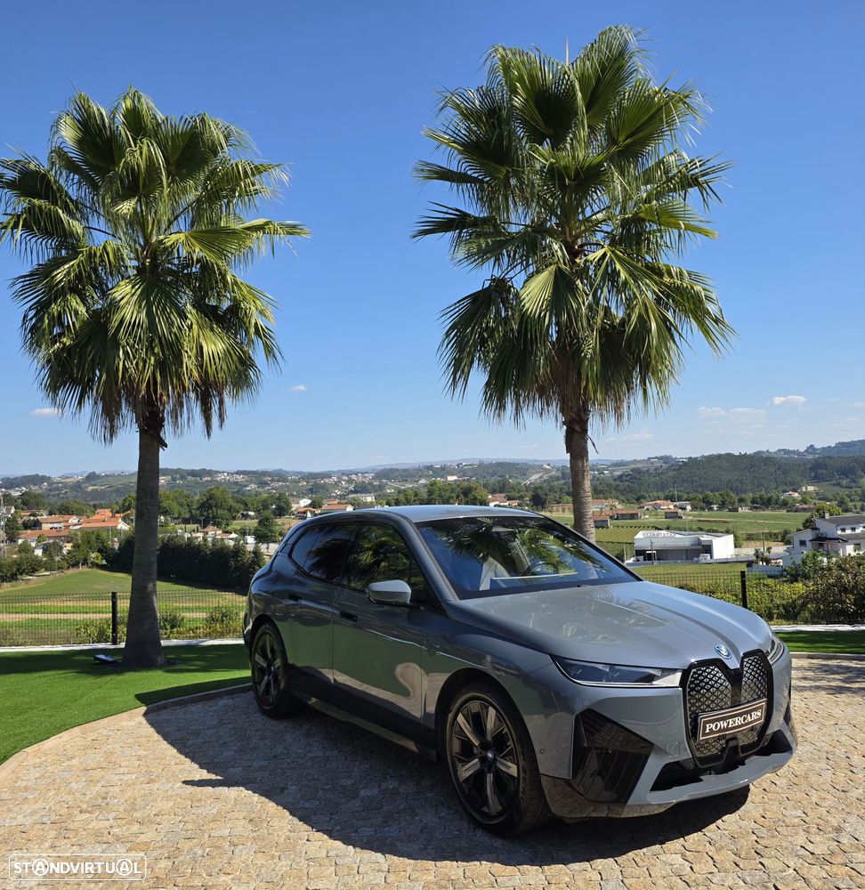 BMW iX xDrive40 - 17