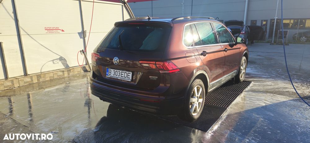 Volkswagen Tiguan 2.0 TDI 4Mot DSG Comfortline - 8