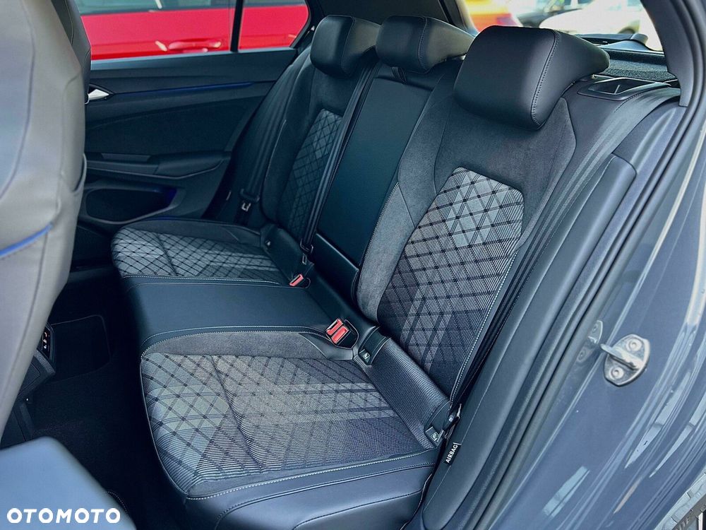 Volkswagen Golf - 21