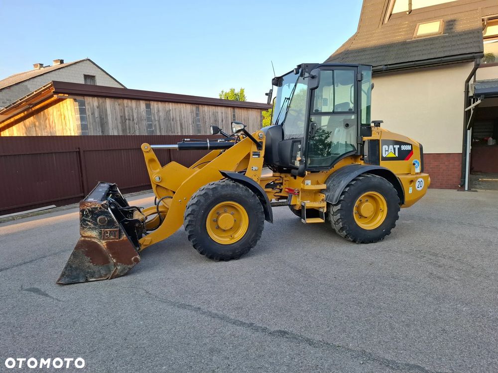 Caterpillar CAT 908 M - 2