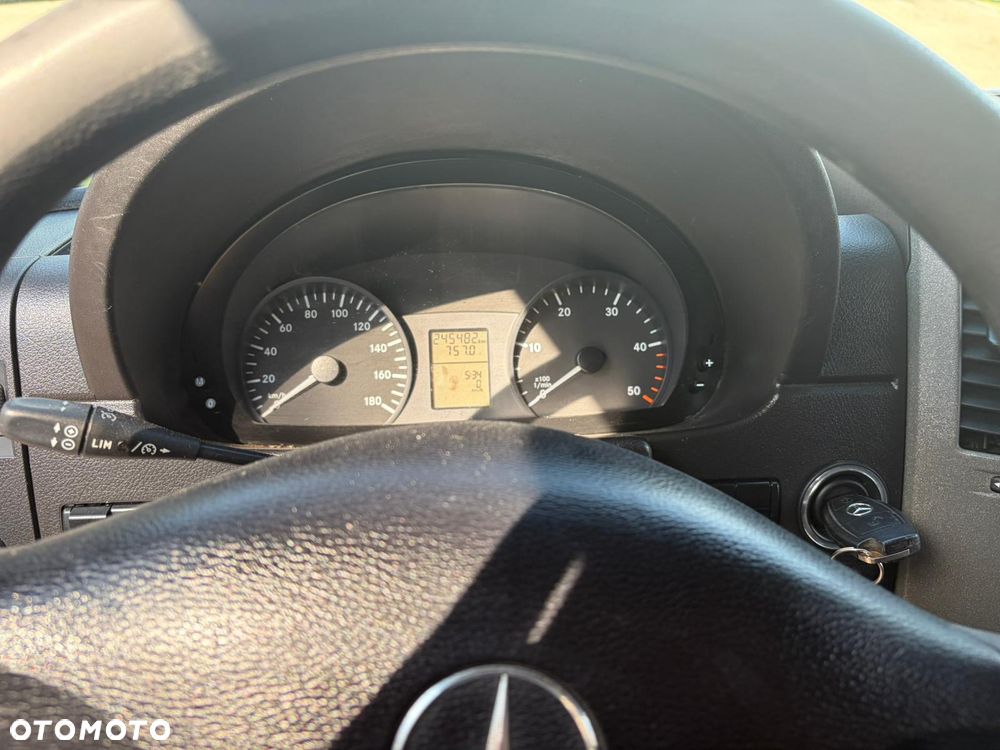 Mercedes-Benz Sprinter - 19
