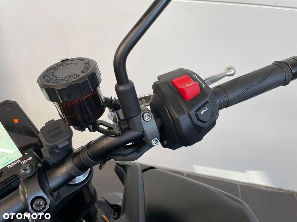 Yamaha MT - 8