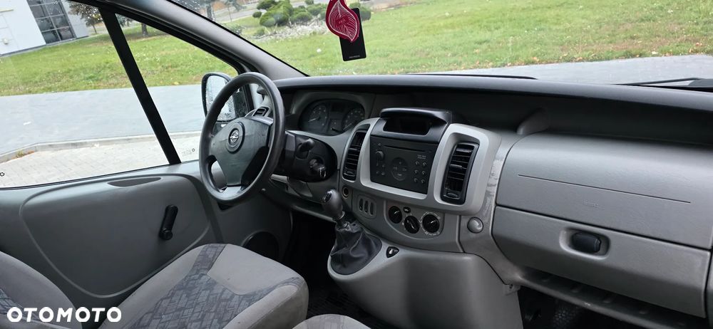 Opel Vivaro - 8
