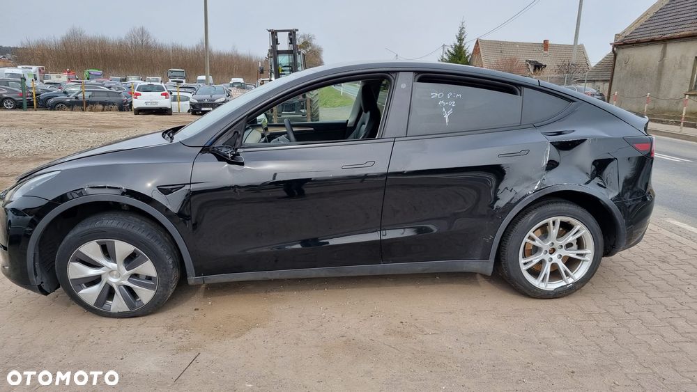 Tesla Model Y RWD - 15