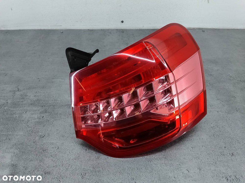 LAMPA TYLNA PRAWA CITROEN C5 III 9681063680-02 VP8X7X-13404 SEDAN - 1