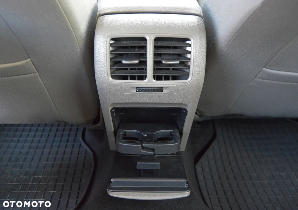 Volkswagen Golf 1.4 TSI Comfortline DSG - 23