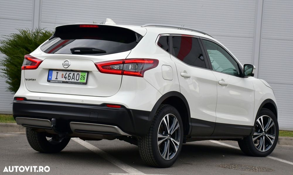 Nissan Qashqai 1.6 DCI Xtronic N-Connecta - 4