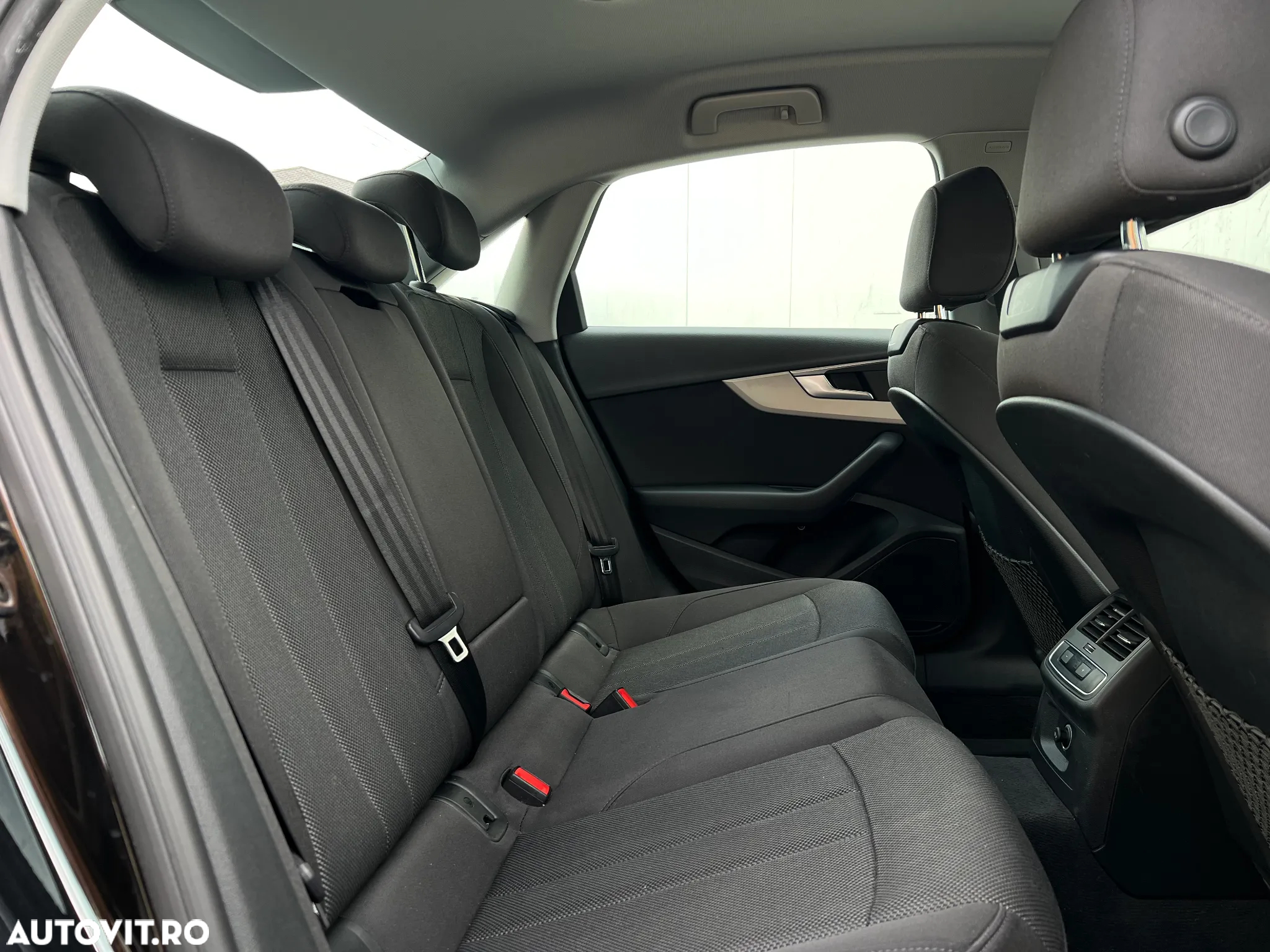 Audi A4 35 TFSI S tronic - 8