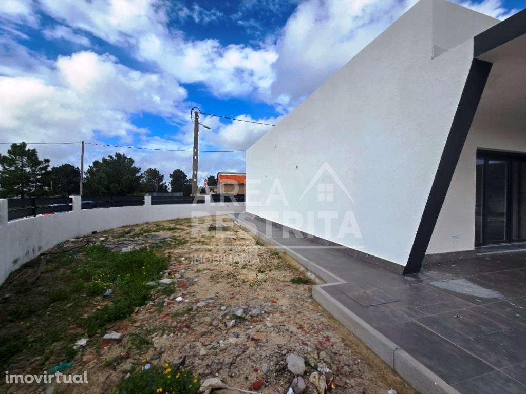 Moradia Isol. T3, c/Piscina e Garagem, Qt. Marquesa-Qt.Anjo - Grande imagem: 4/40