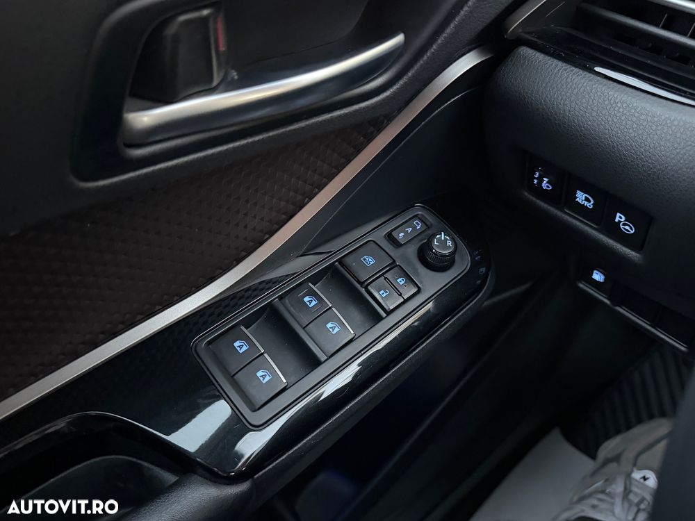 Toyota C-HR Hybrid Lounge - 23