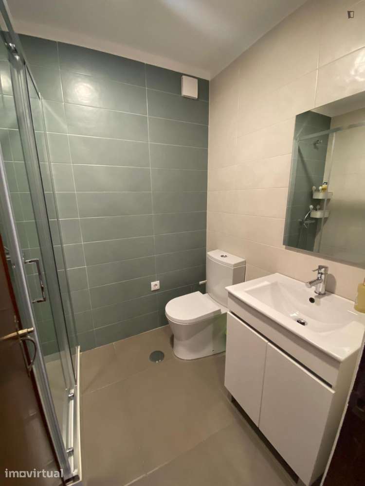 Quarto - localizado em Coimbra - Grande imagem: 2/12