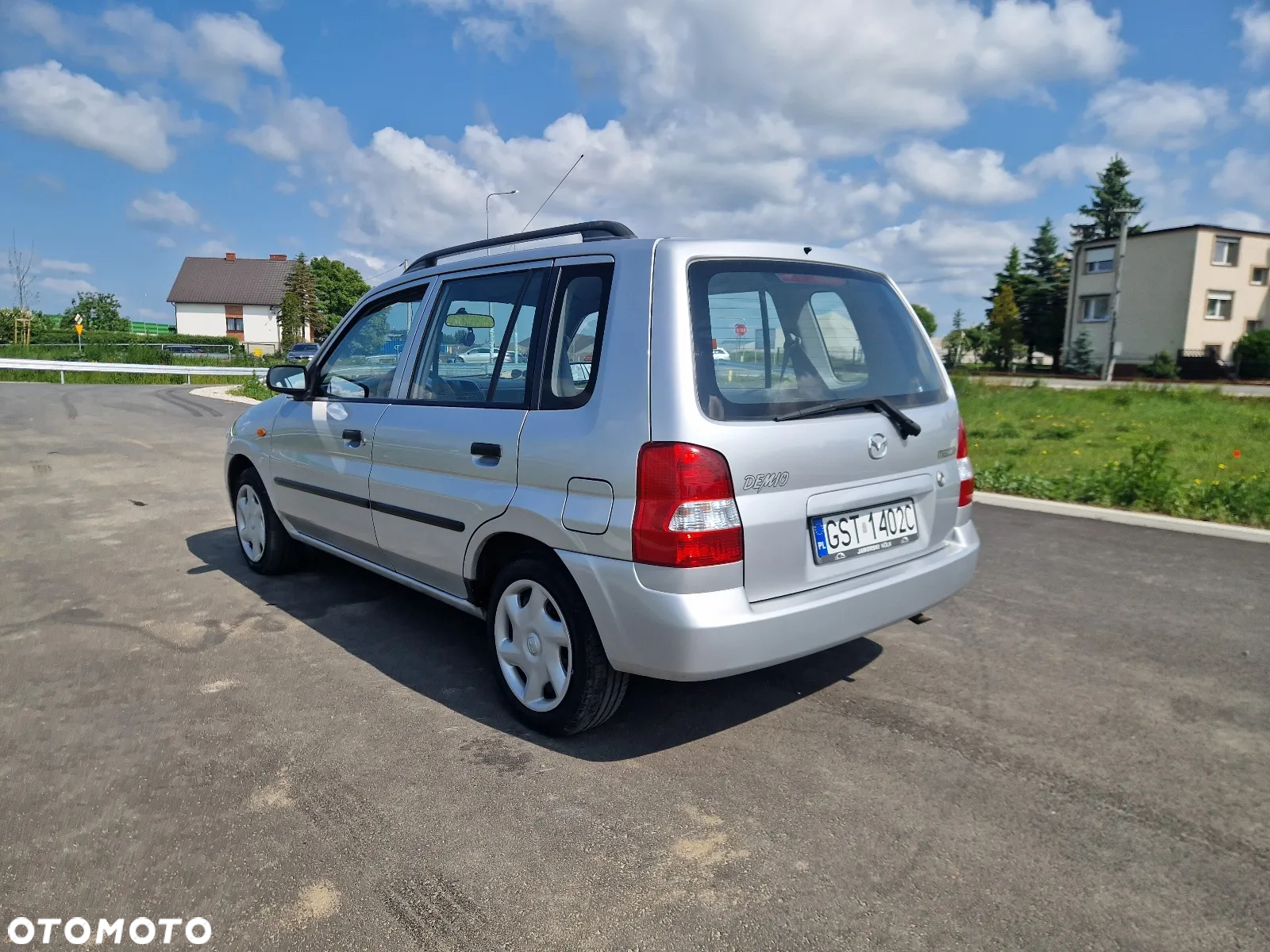 Mazda Demio - 8