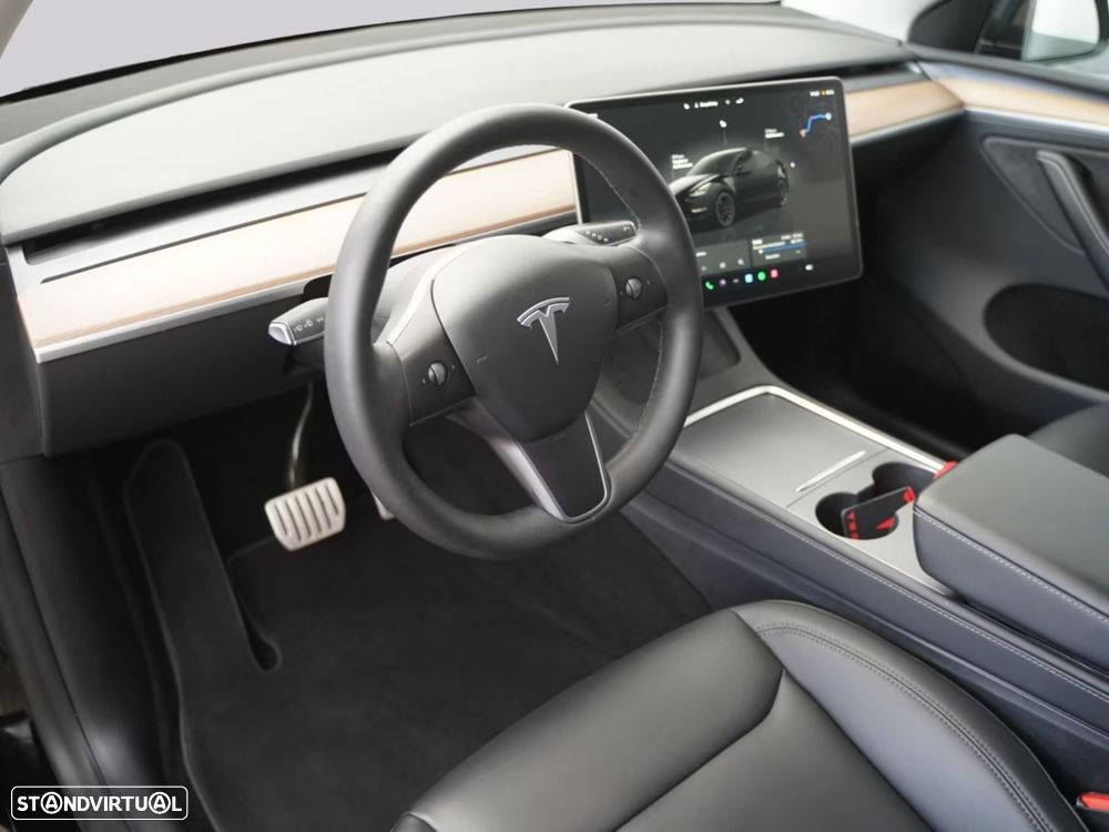 Tesla Model Y - 6