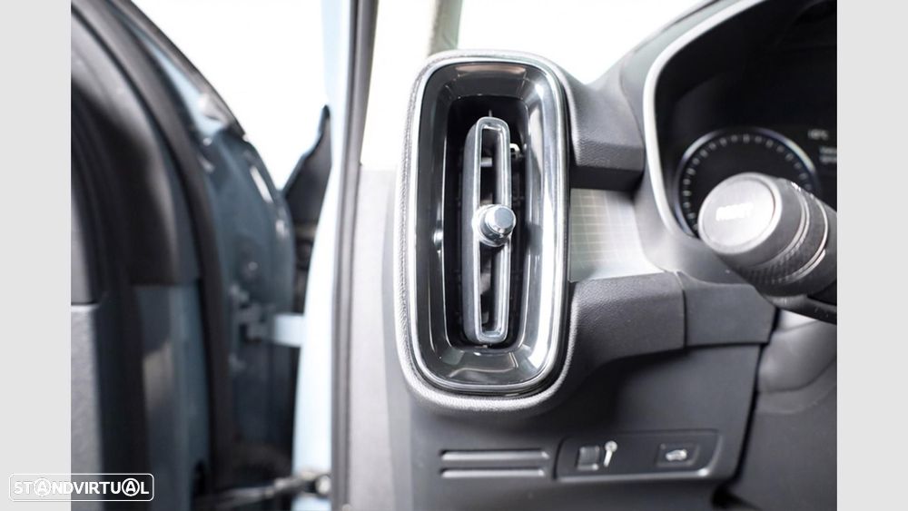 Volvo XC 40 1.5 T2 Momentum Plus - 12