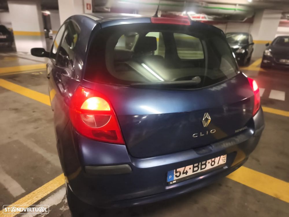 Renault Clio 1.2 16V Confort - 4