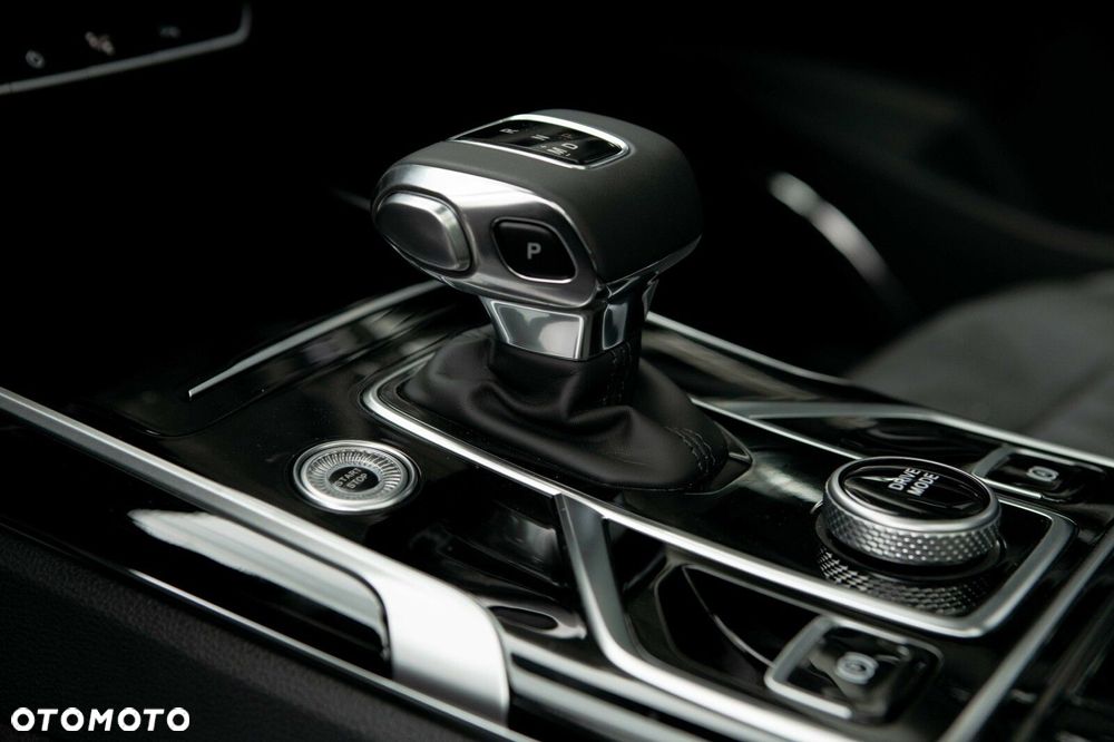 Hongqi HS5 - 28