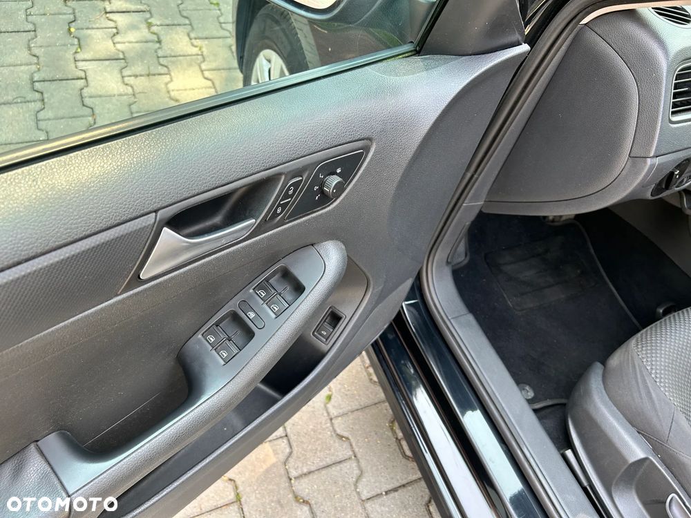Volkswagen Jetta - 13