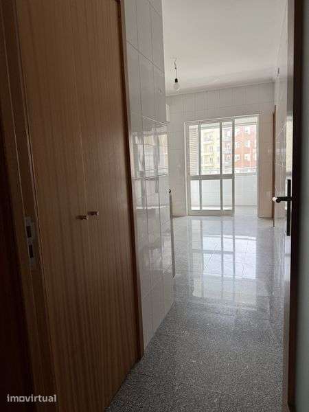 T3+1 centro da Maia condominio fechado - Grande imagem: 2/7