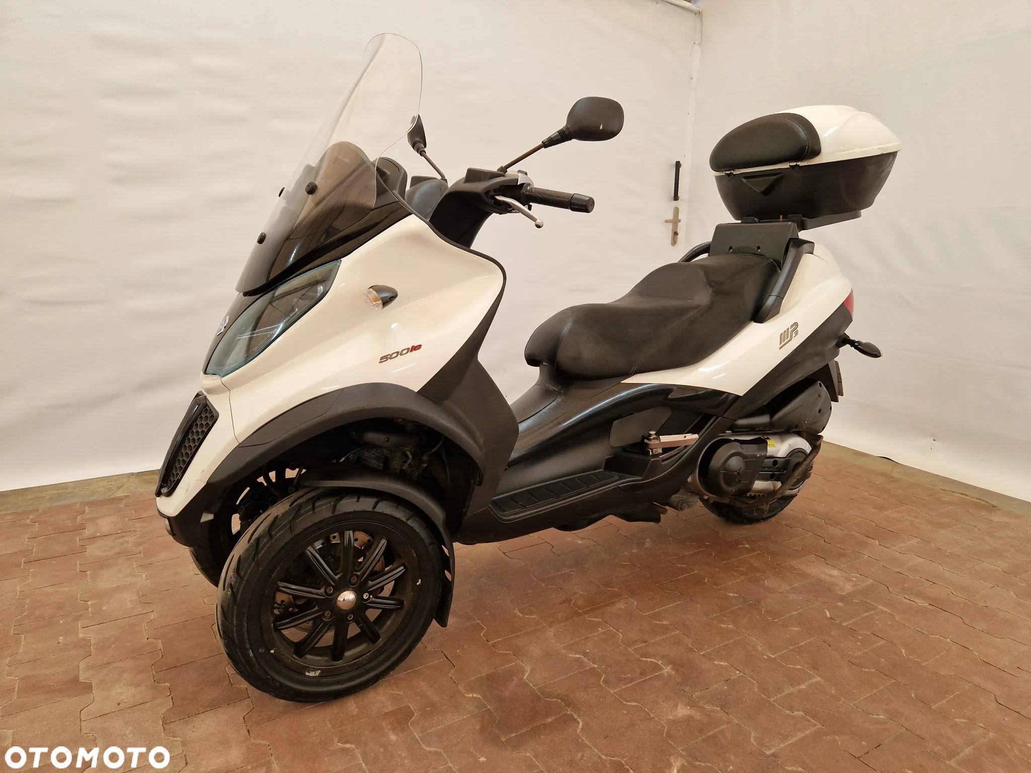 Piaggio MP-3 - 10