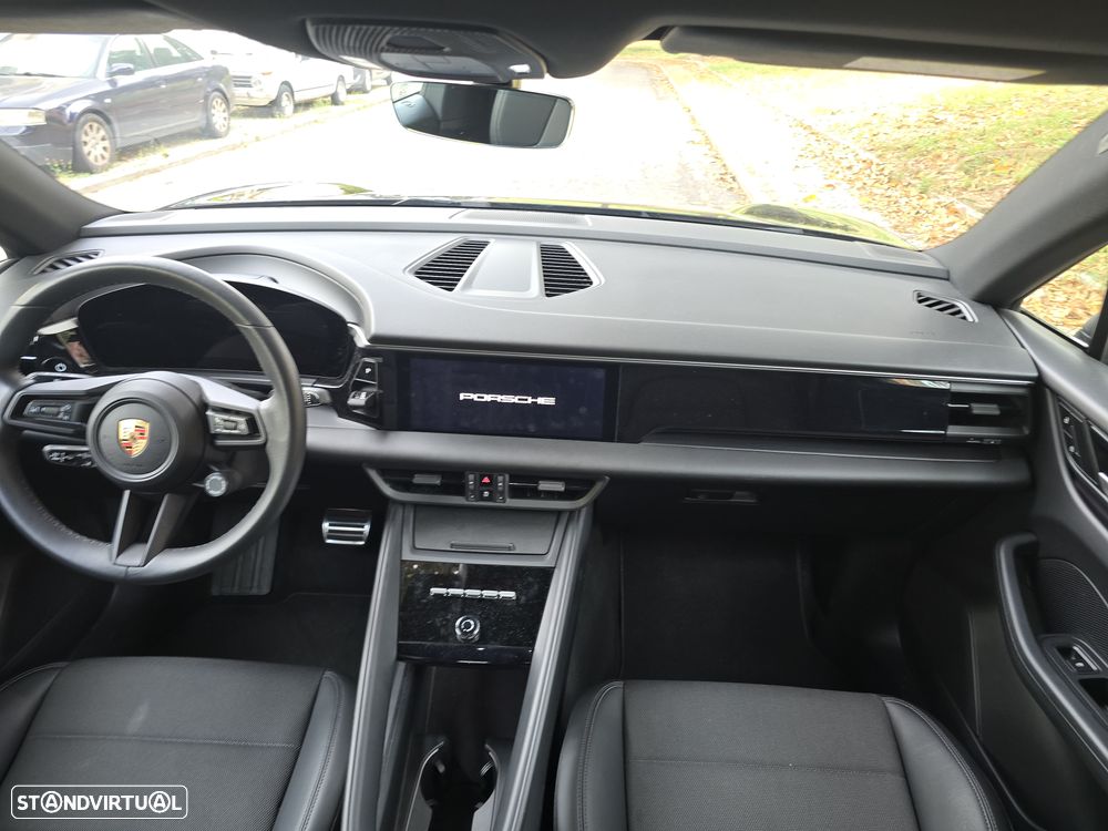 Porsche Macan Electric - 13
