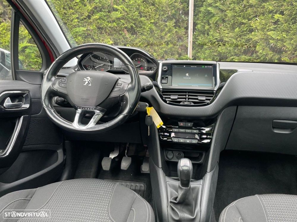Peugeot 208 1.2 PureTech Allure - 11