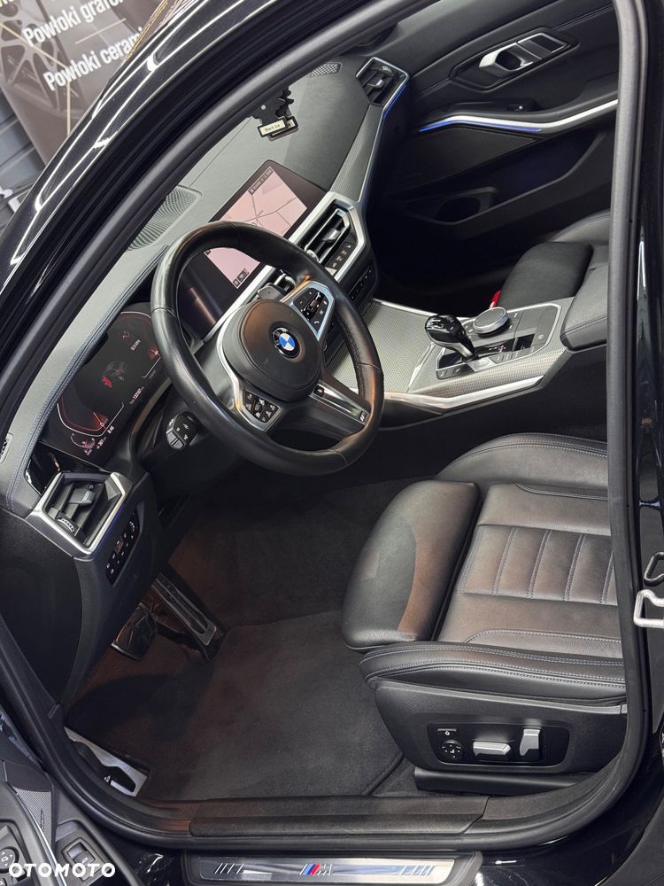 BMW Seria 3 320d xDrive M Sport Shadow sport - 29