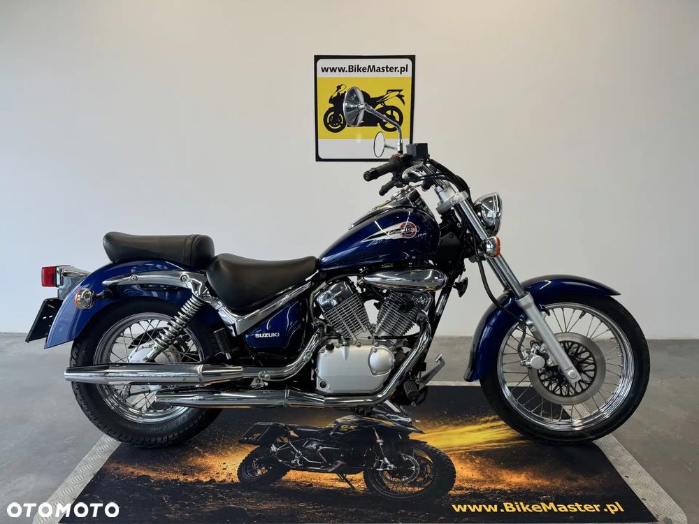 Suzuki Intruder - 1