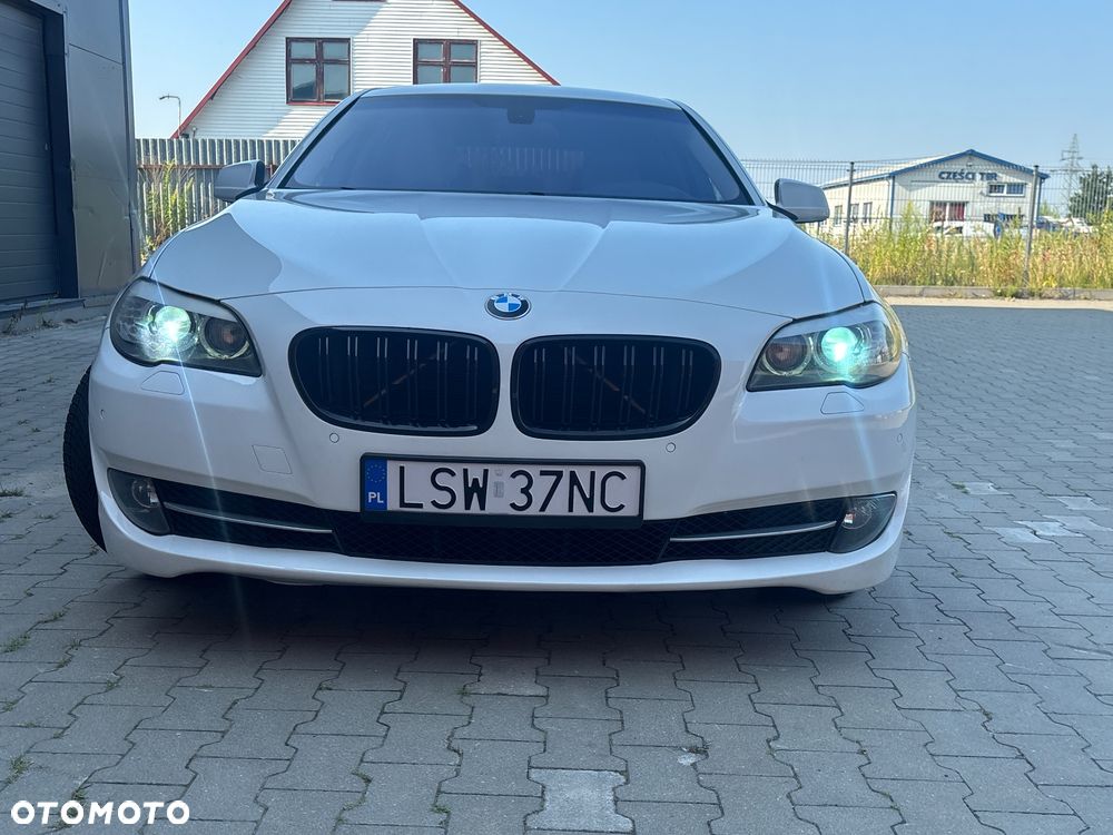 BMW Seria 5 530d xDrive - 12