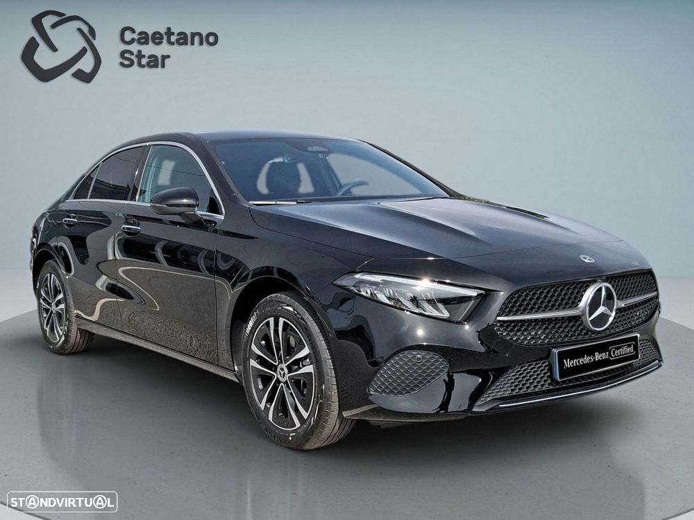 Mercedes-Benz a-250-limousine - 10