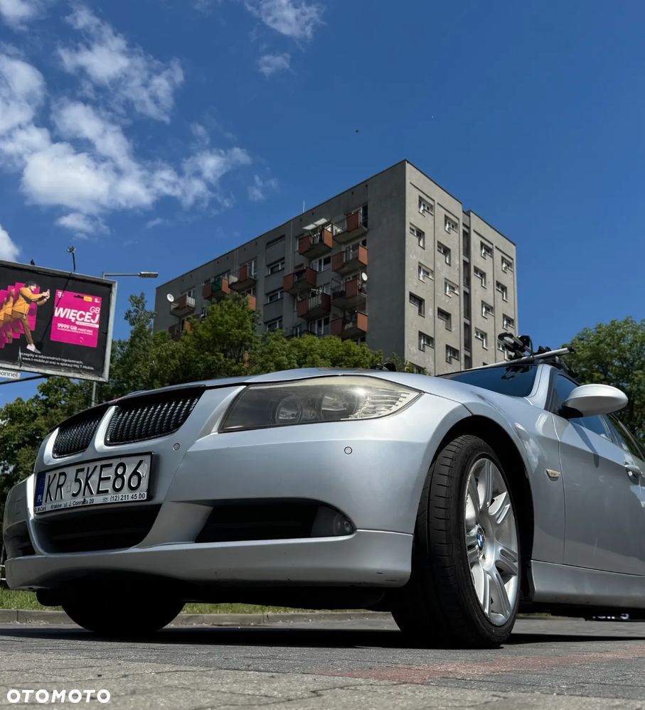 BMW Seria 3 320d DPF Touring - 10