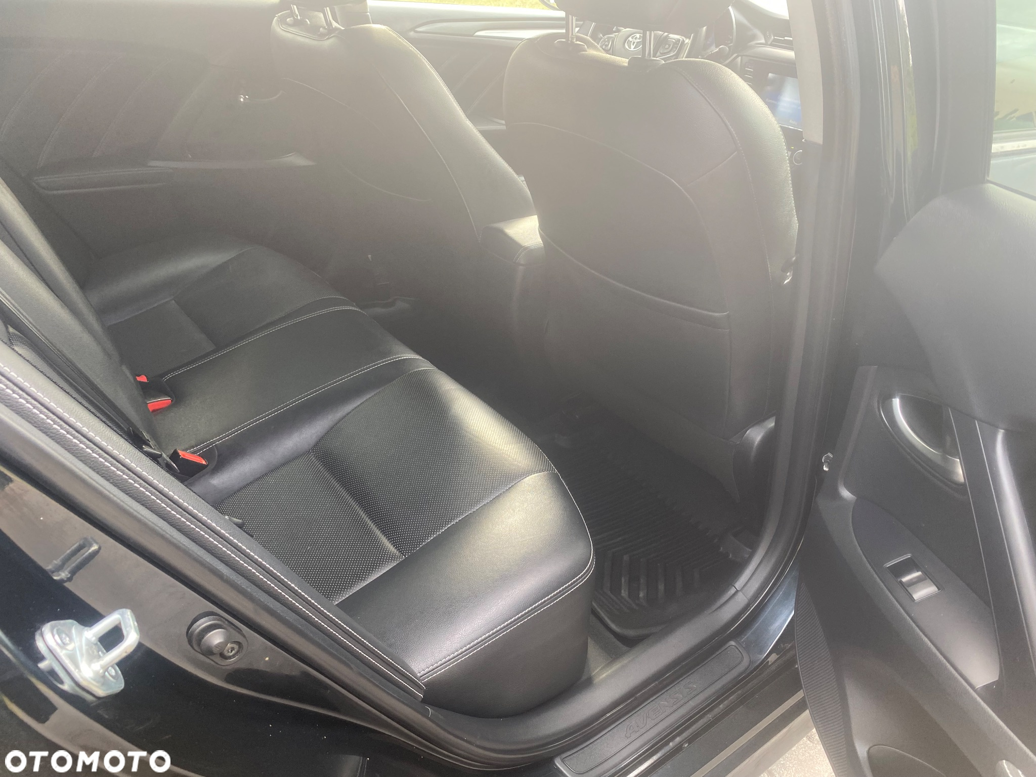 Toyota Avensis 2.0 D-4D Prestige - 16