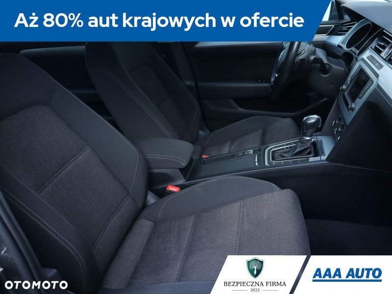 Volkswagen Passat - 11