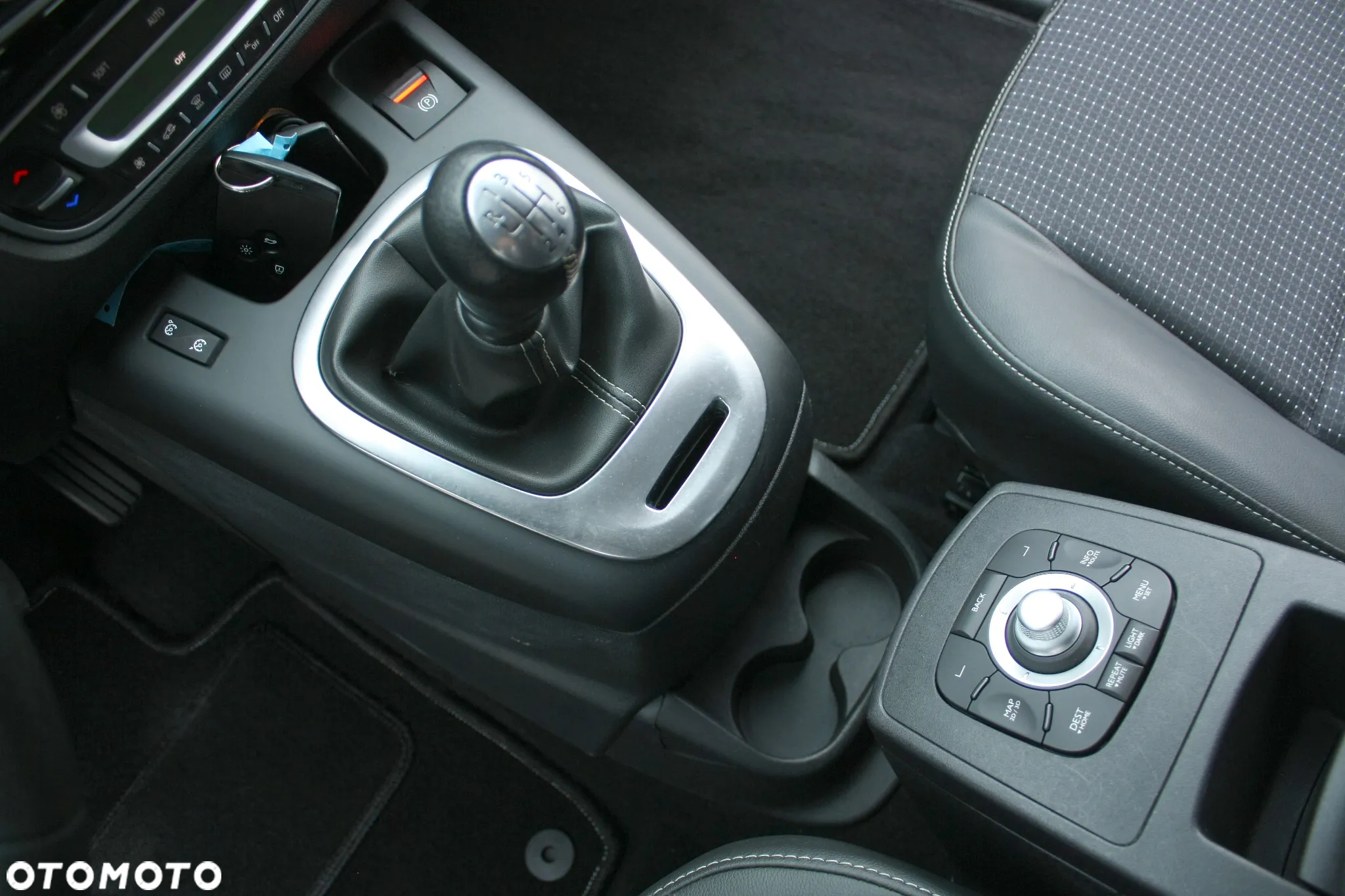 Renault Scenic ENERGY dCi 130 S&S Bose Edition - 31