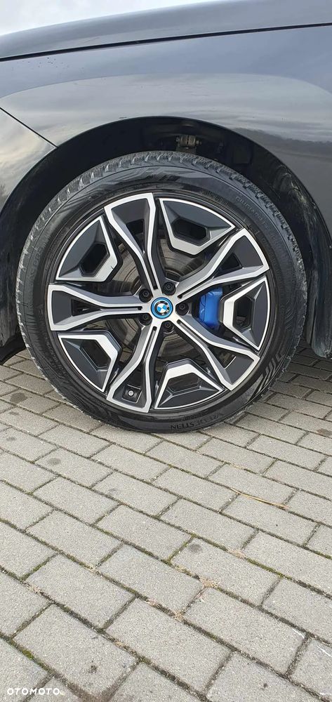BMW iX xDrive40 - 8