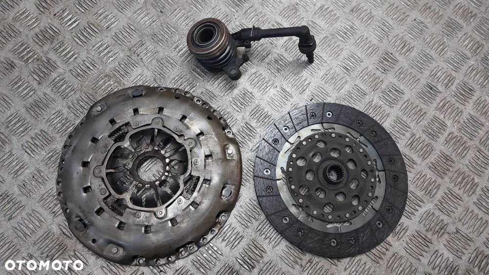 TARCZA DOCISK ŁOŻYSKO OPOROWE NISSAN PRIMERA P12 F9Q 120KM 1.9 DCI - 1