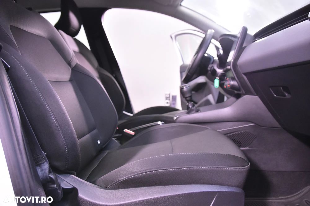 Renault Clio - 11