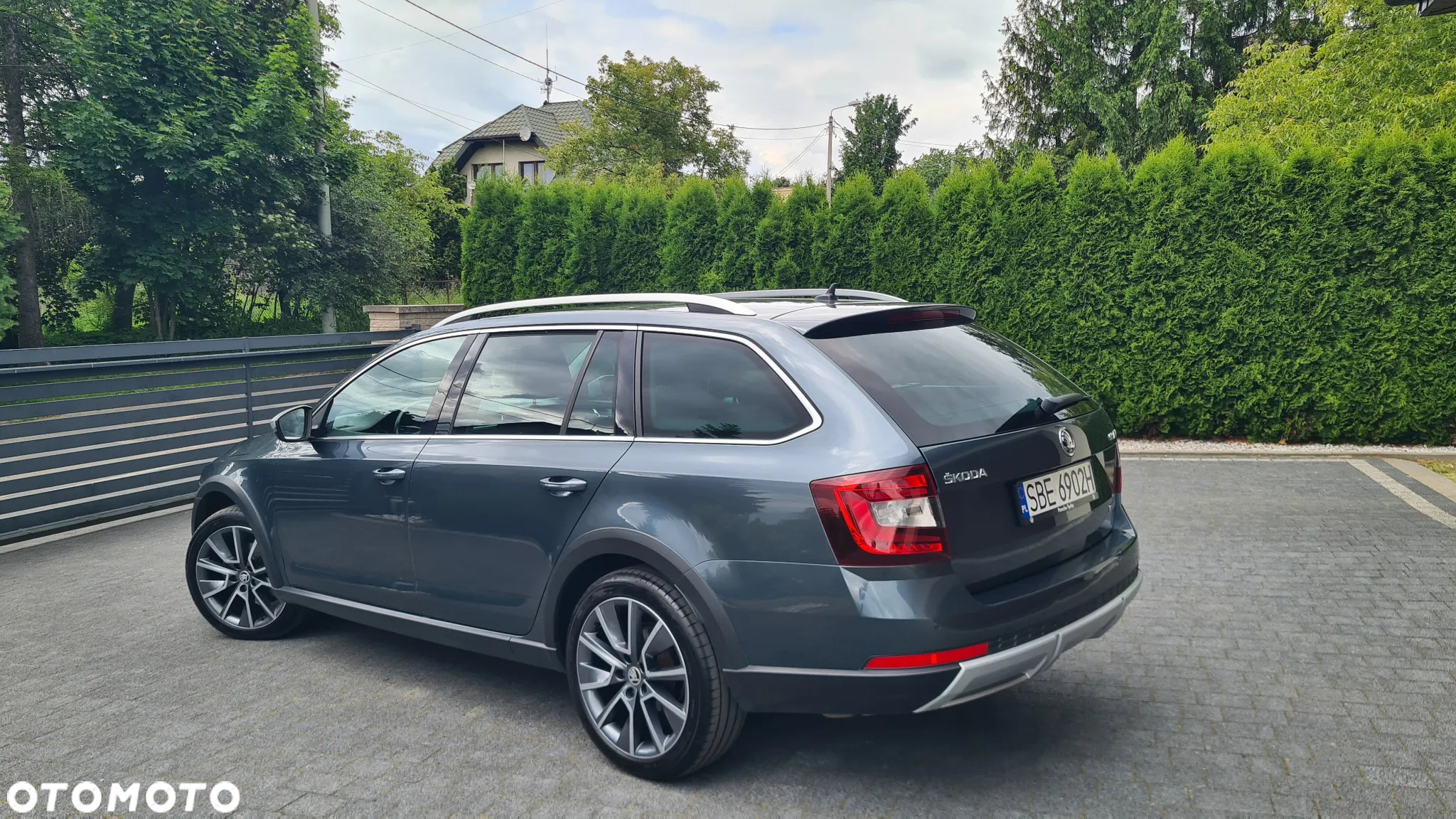 Skoda Octavia 2.0 TDI 4x4 Scout DSG - 3