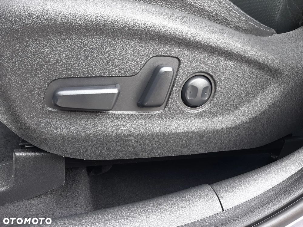 Hyundai Tucson blue 1.7 CRDi 2WD Intro Edition - 21