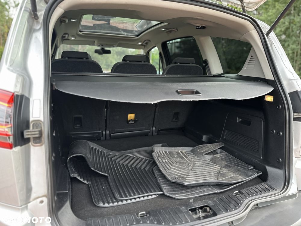 Ford S-Max - 8