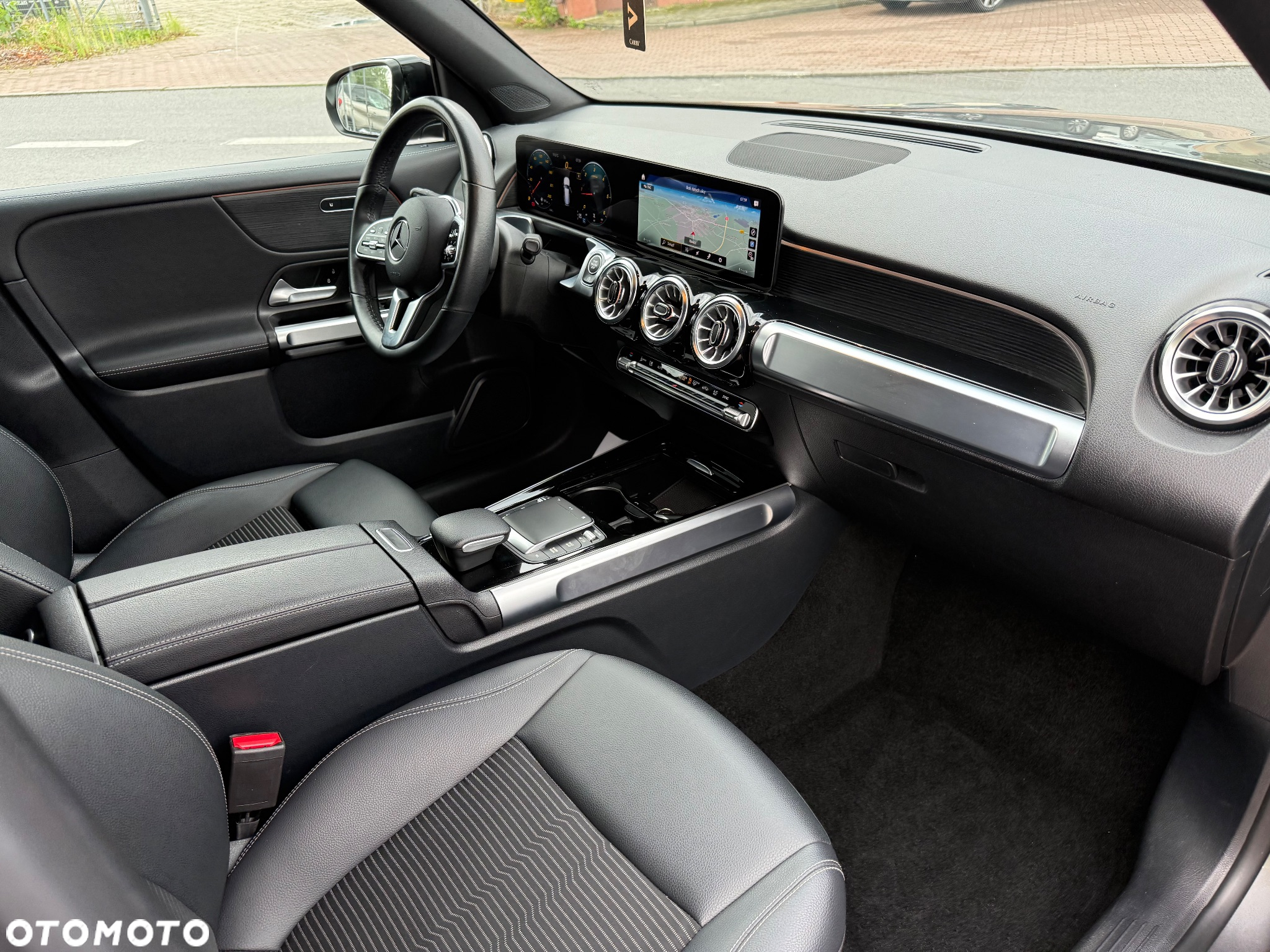 Mercedes-Benz GLB 200 d AMG Line 8G-DCT - 10