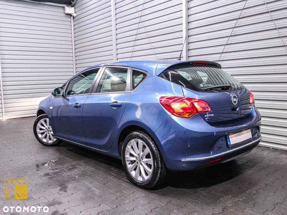 Opel Astra 1.4 T Cosmo - 4